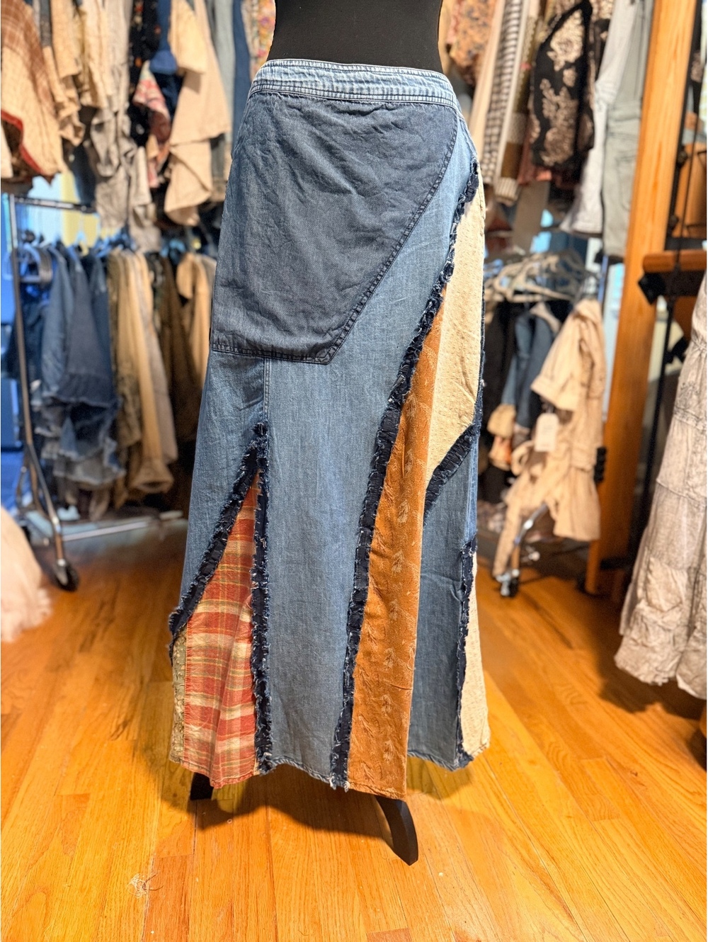 YOUNG THREADS Western Boho Chic Patch Inserted Demin Midi Skirt NWT Large